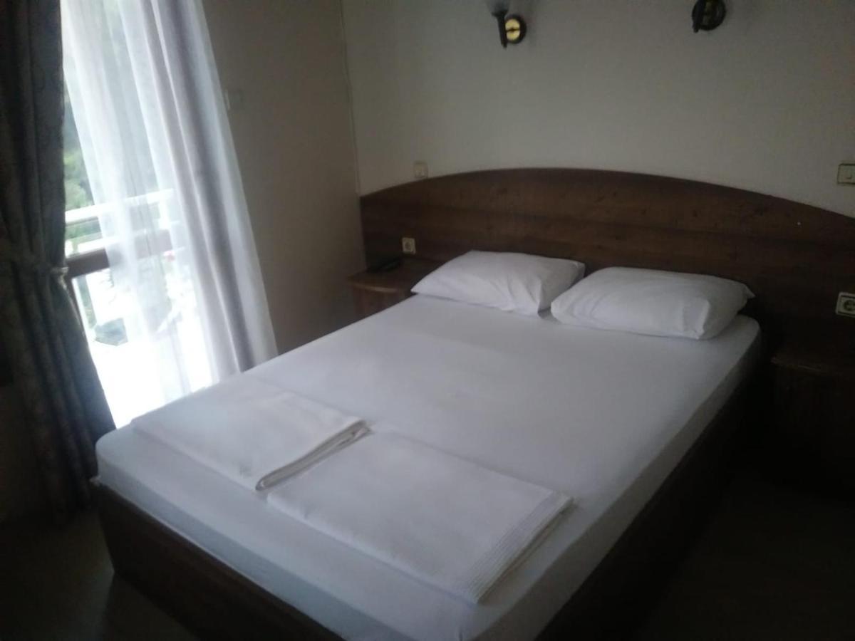Limon Otel Foça Bagian luar foto