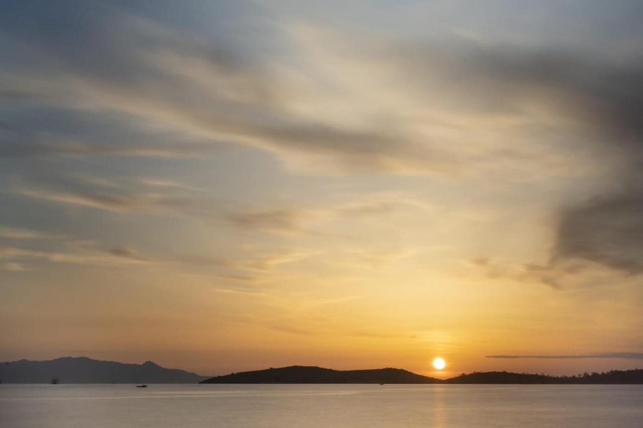 Limon Otel Foça Bagian luar foto